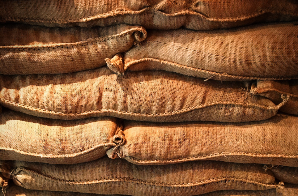 sacks-1836329_1920.png